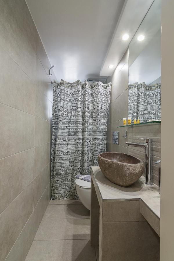 Beautiful And Spacious Apartment In Pagrati Athens Exterior photo