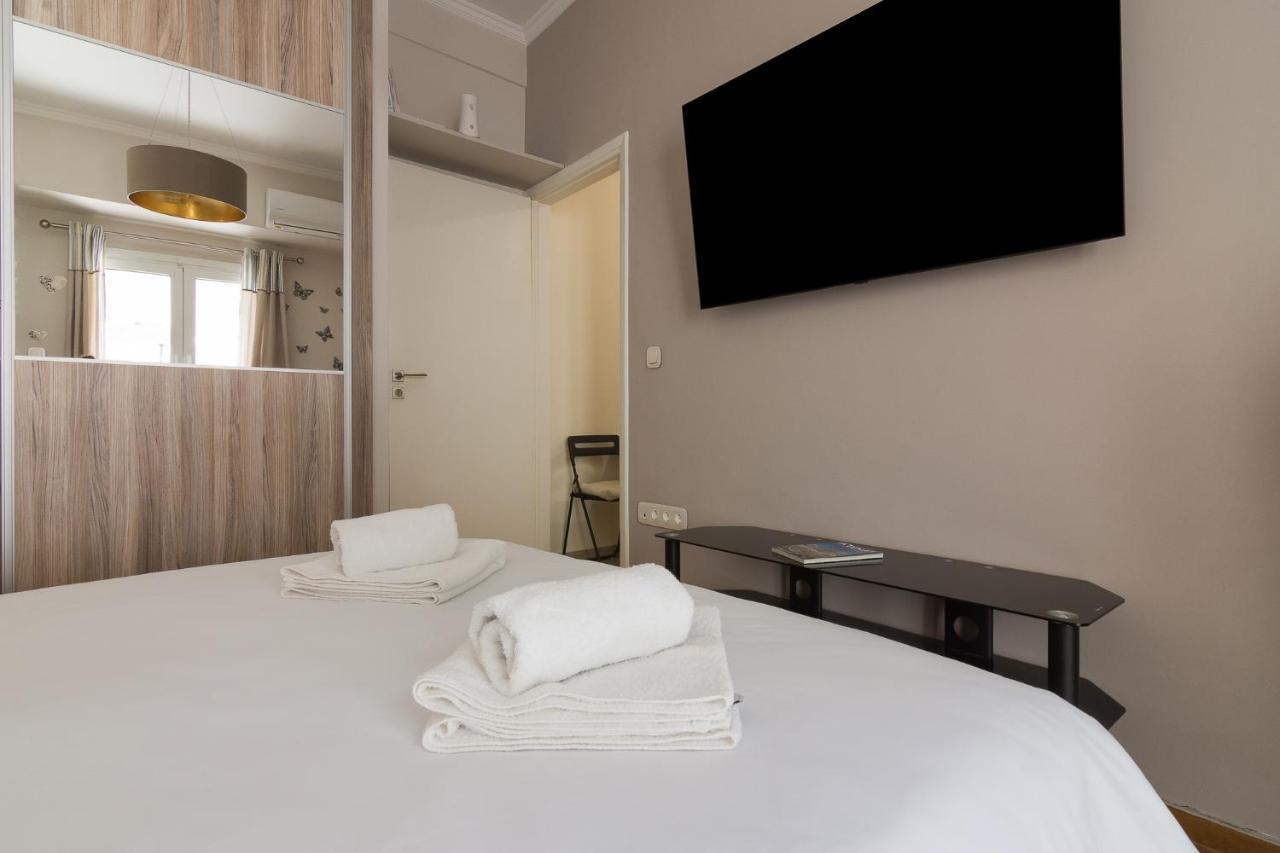 Beautiful And Spacious Apartment In Pagrati Athens Exterior photo